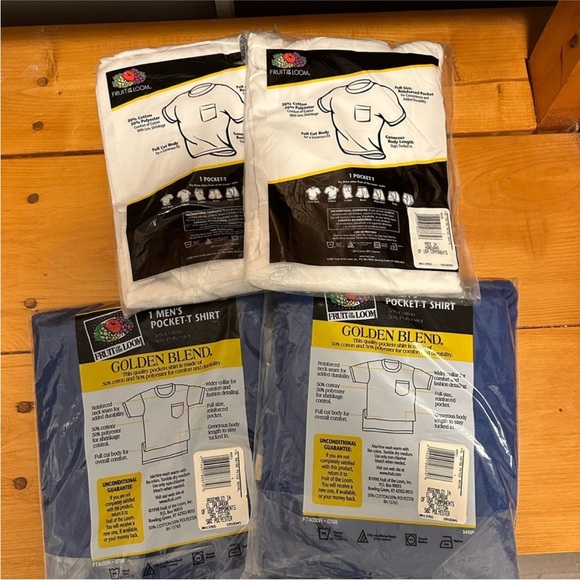 Fruit of the Loom Pocket Tee - Picture 2 of 2